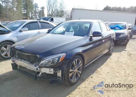 2016 Mercedes-Benz C 300 z USA, uszkodzony, nr VIN WDDWF4JB3GR179176